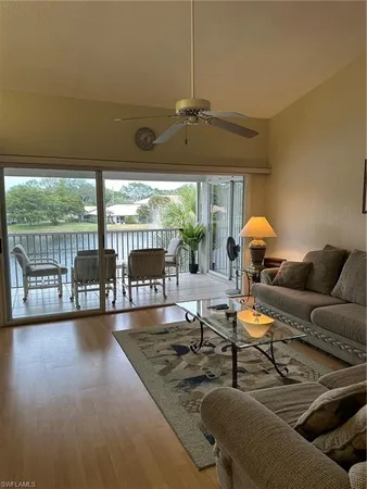 $5,900 | 306 Emerald Bay Circle, Unit J5, Naples, FL 34110