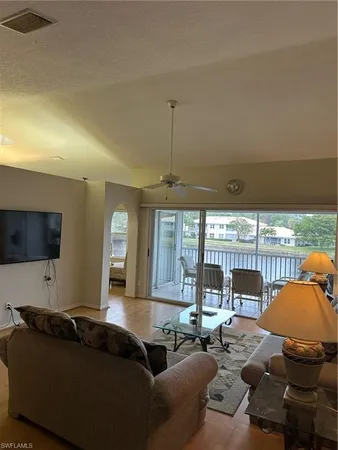 $5,900 | 306 Emerald Bay Circle, Unit J5, Naples, FL 34110