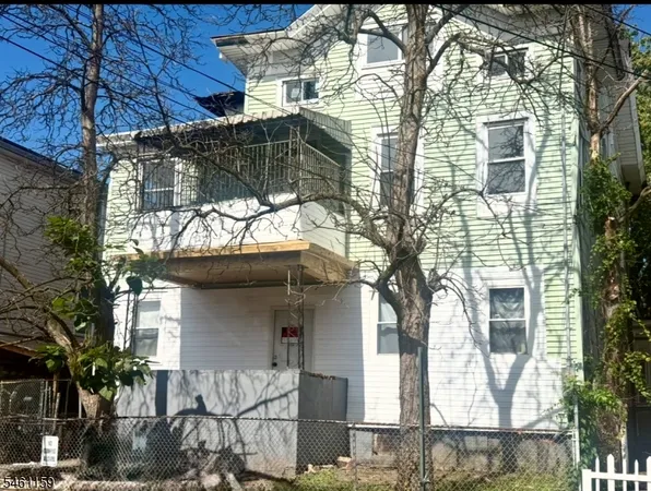 $3,200 | 189 Park Avenue, Unit 1, Paterson, NJ 07501