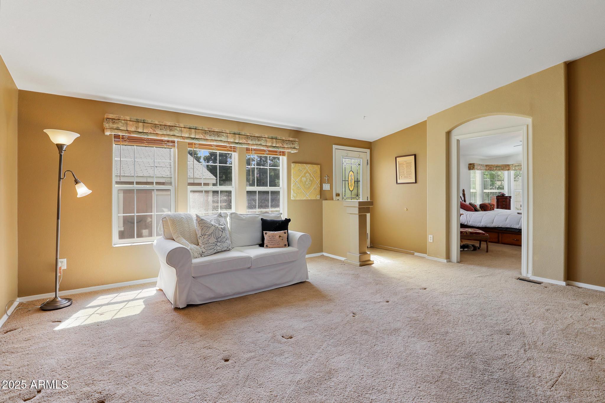 835 Deercreek Drive Payson, AZ 85541 - Photo 11 of 27 living room2