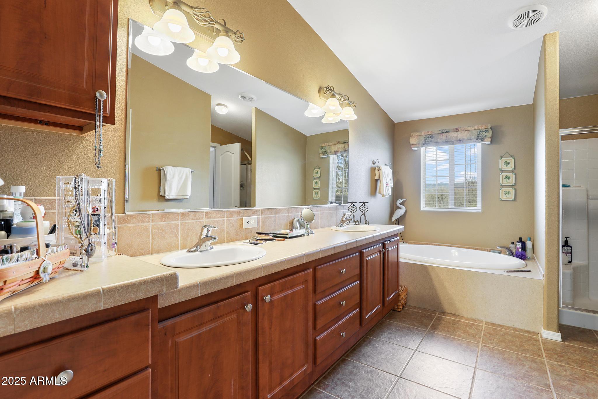 835 Deercreek Drive Payson, AZ 85541 - Photo 15 of 27 primary bath