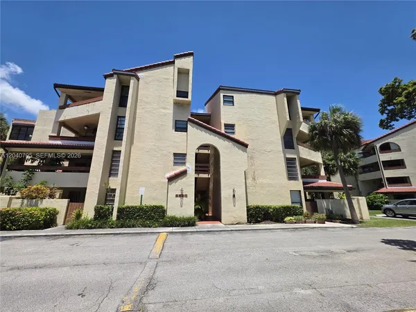$2,100 | 8800 Southwest 123rd Court, Unit J105, Miami, FL 33186