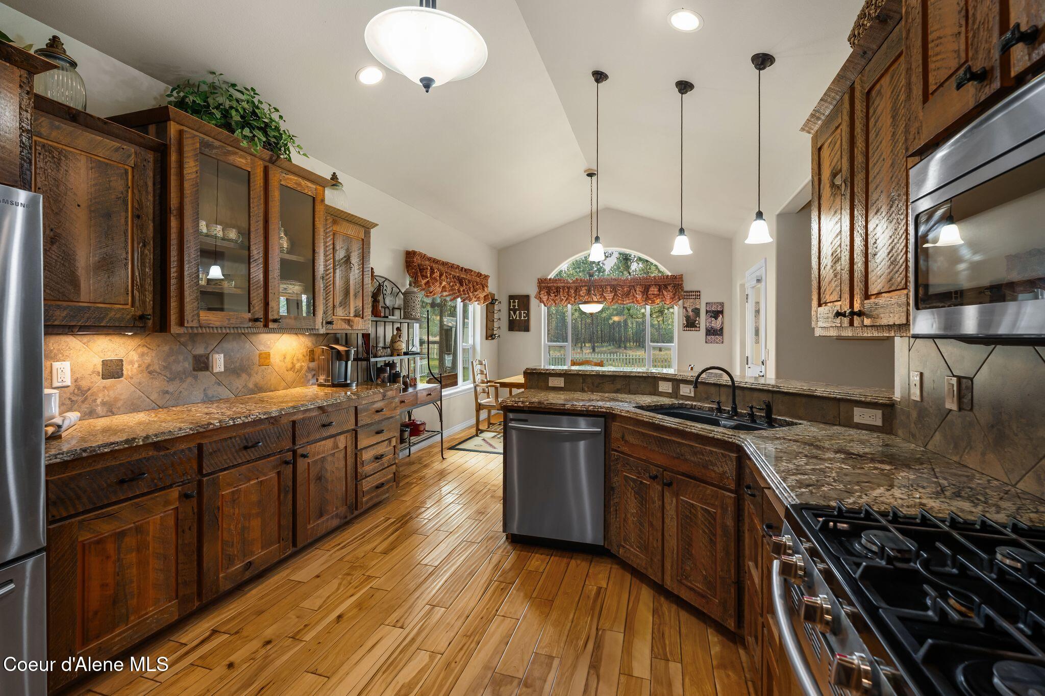 31957 North Wester Ranch Road Athol, ID 83801 - Photo 15 of 65 Kitchen