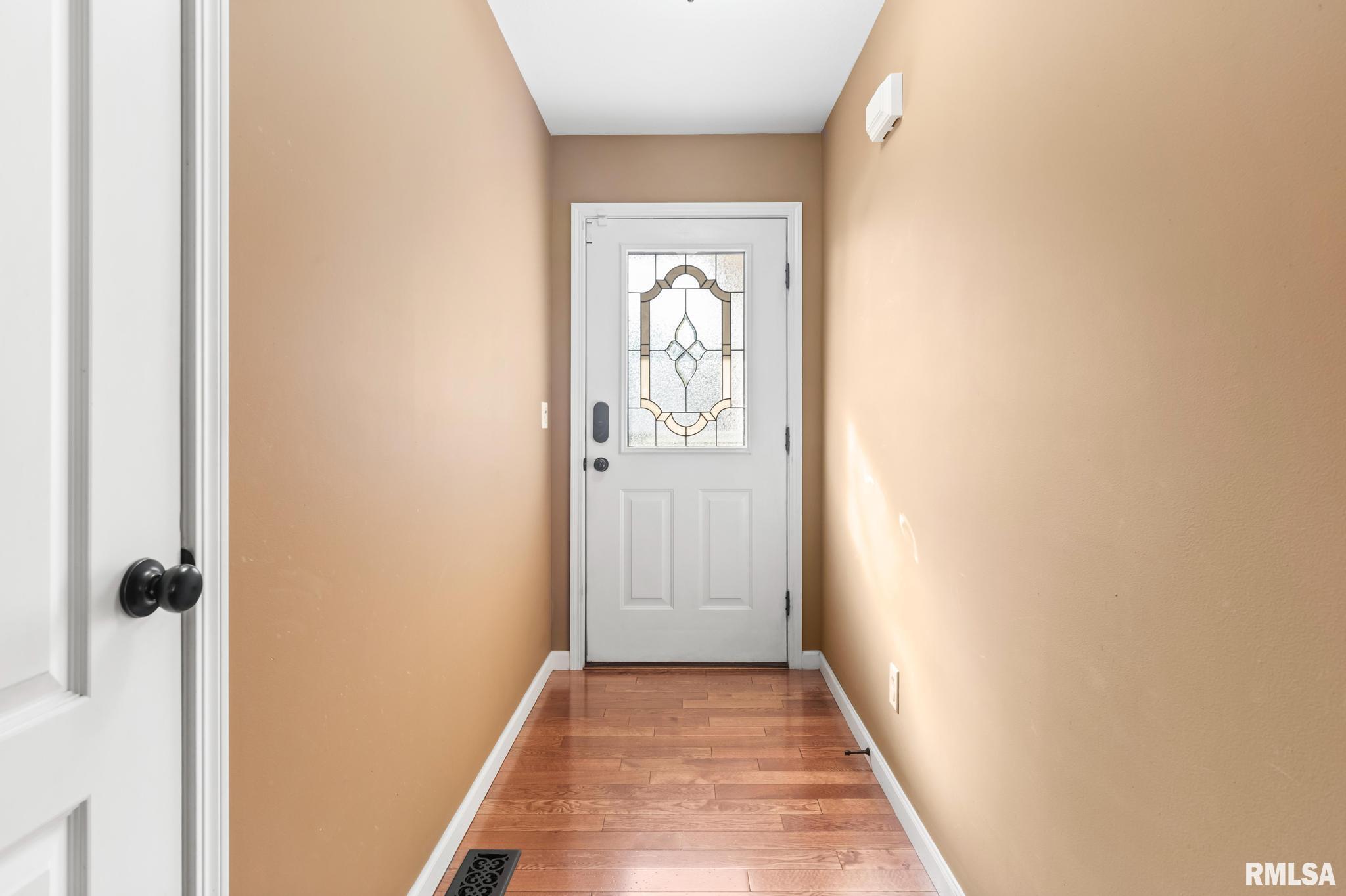 5912 West Ridgecrest Circle Peoria, IL 61615 - Photo 10 of 49 Gallery Image 10