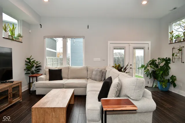 $2,900 | 1426 Olive Street, Indianapolis, IN 46203