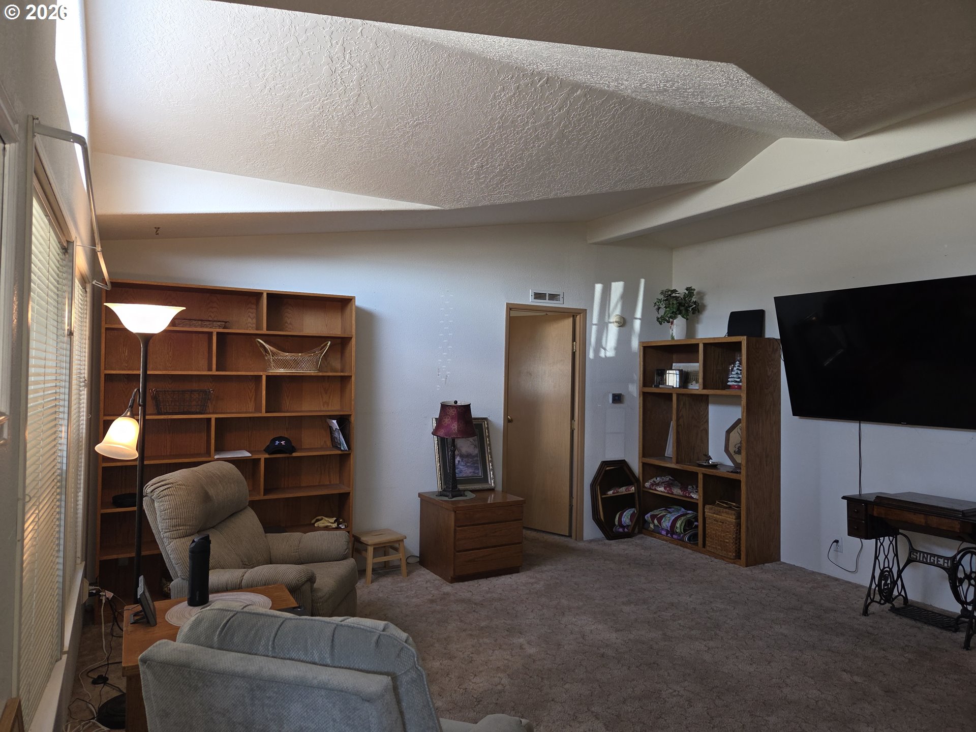5335 Main Street, Unit 11 Springfield, OR 97478 - Photo 6 of 30 Living Room