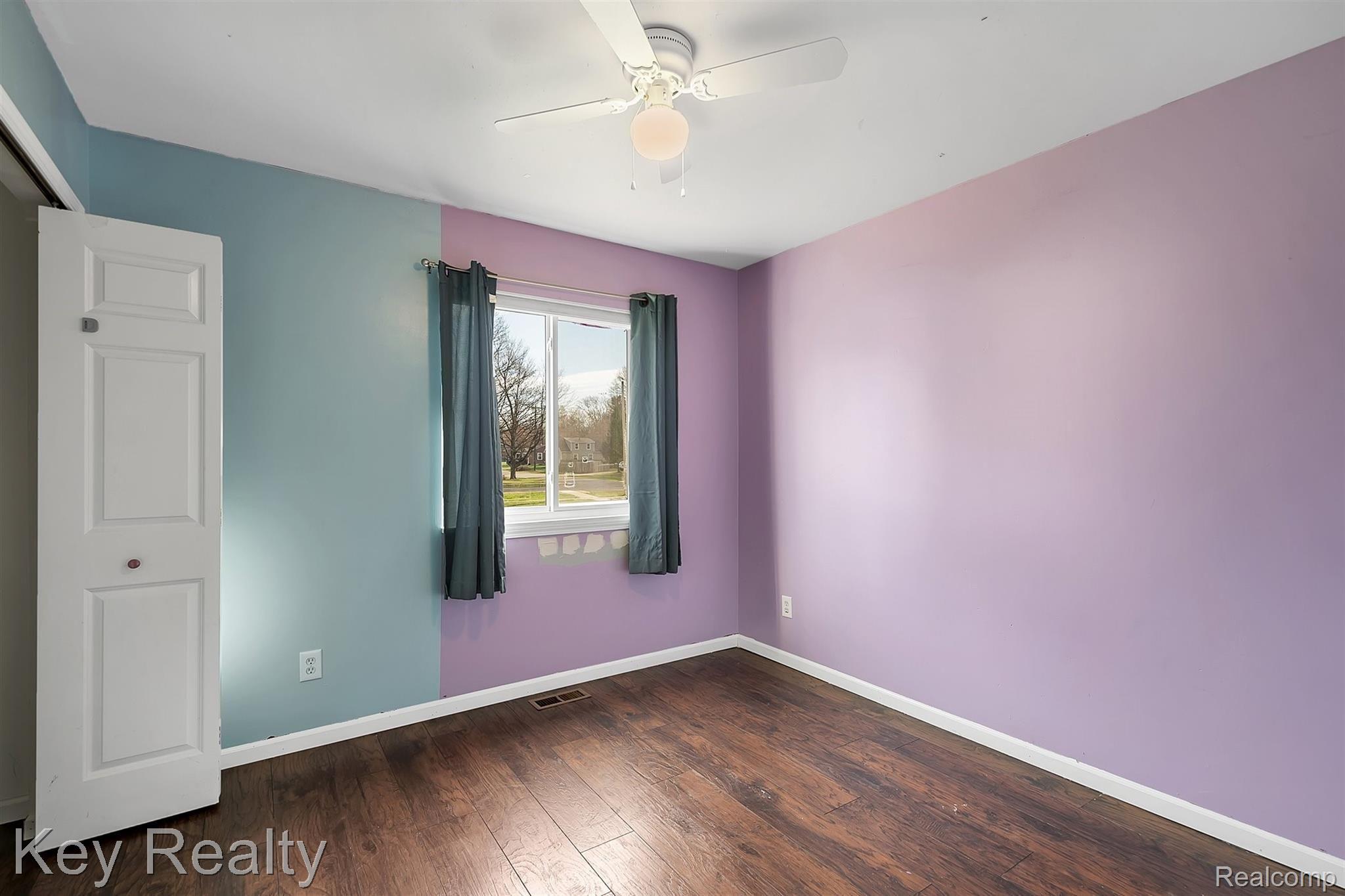 241 East Walnut Street Webberville, MI 48892 - Photo 18 of 41 18-241 E Walnut St-windowstill-real.jpg