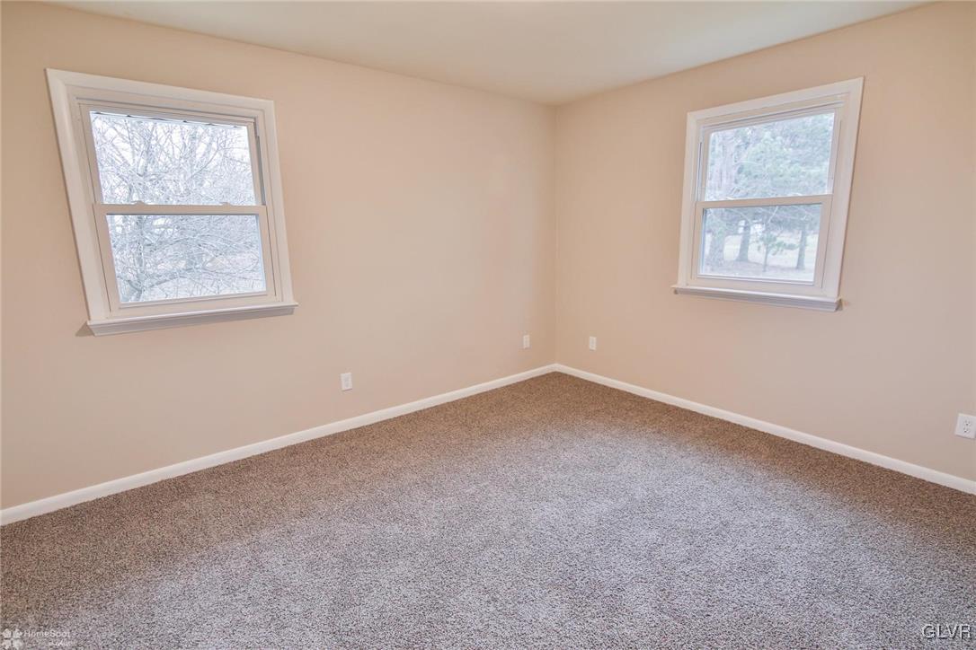 437 Hahn Road Nazareth, PA 18064 - Photo 23 of 38 an empty room with a window