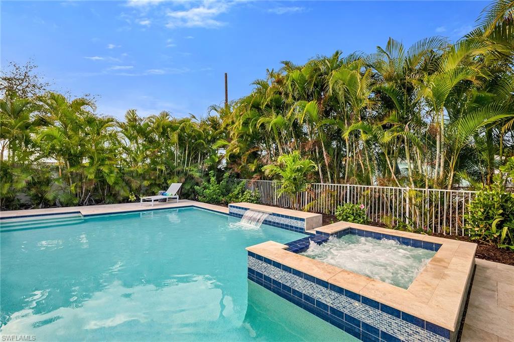 707 96th Avenue North Naples, FL 34108 - Photo 27 of 36