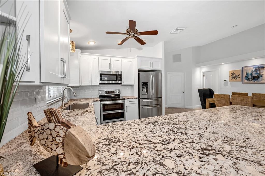 707 96th Avenue North Naples, FL 34108 - Photo 7 of 36