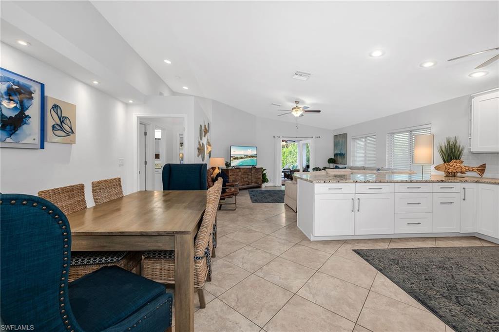 707 96th Avenue North Naples, FL 34108 - Photo 9 of 36