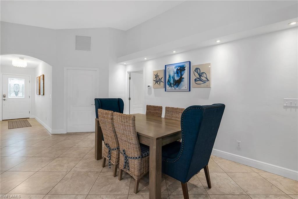 707 96th Avenue North Naples, FL 34108 - Photo 10 of 36