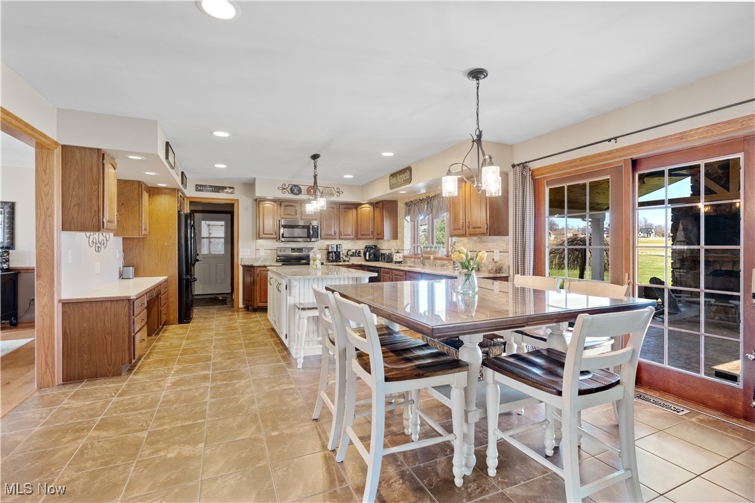7285 South Raccoon Road Canfield, OH 44406 - Photo 9 of 46 Dining area featuring recessed lighting