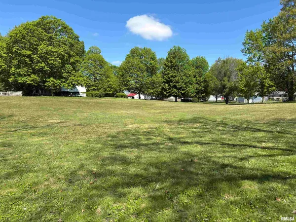 $19,900 | 330 South Farnham Street, Galesburg, IL 61401