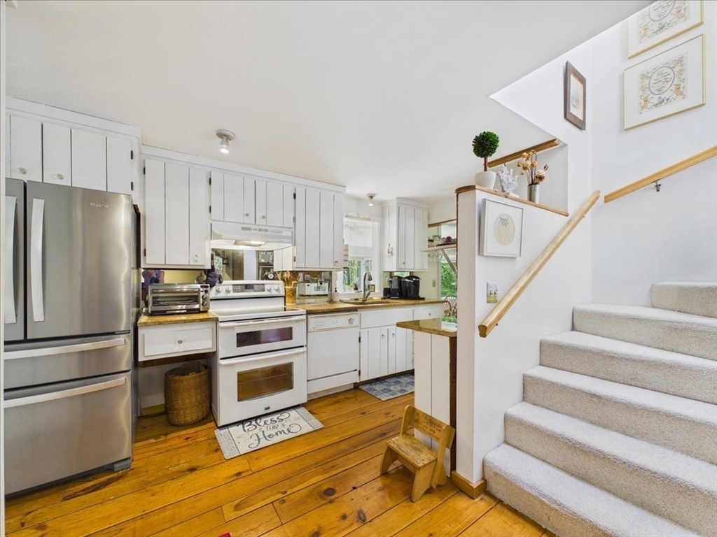 621 Locustfield Road Falmouth, MA 02536 - Photo 26 of 41