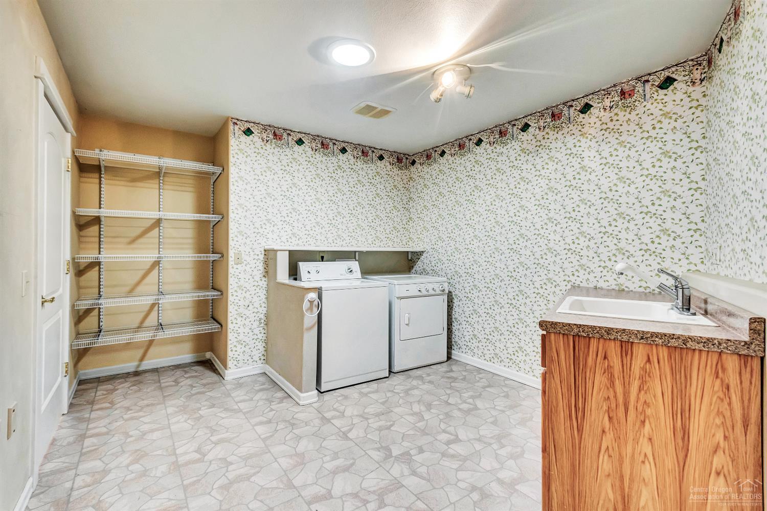 17550 Mountain View Road Sisters, OR 97759 - Photo 19 of 25 Additional Photo