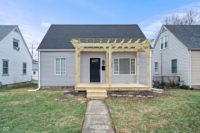 $274,900 | 306 North 18th Avenue, Beech Grove, IN 46107