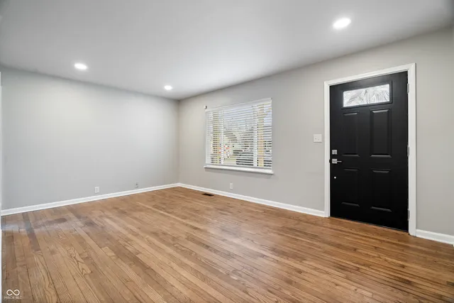 $274,900 | 306 North 18th Avenue, Beech Grove, IN 46107