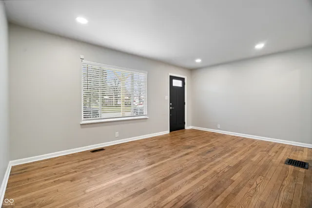 $274,900 | 306 North 18th Avenue, Beech Grove, IN 46107