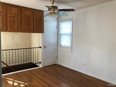 8471 MacKenzie Road St. Louis, MO 63123 - Photo 3 of 9 Gallery Image 3