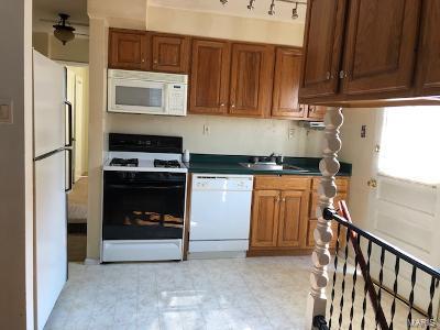 8471 MacKenzie Road St. Louis, MO 63123 - Photo 4 of 9 Gallery Image 4