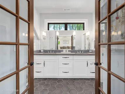 $1,074,900 | 591 South Poplar Avenue, Elmhurst, IL 60126