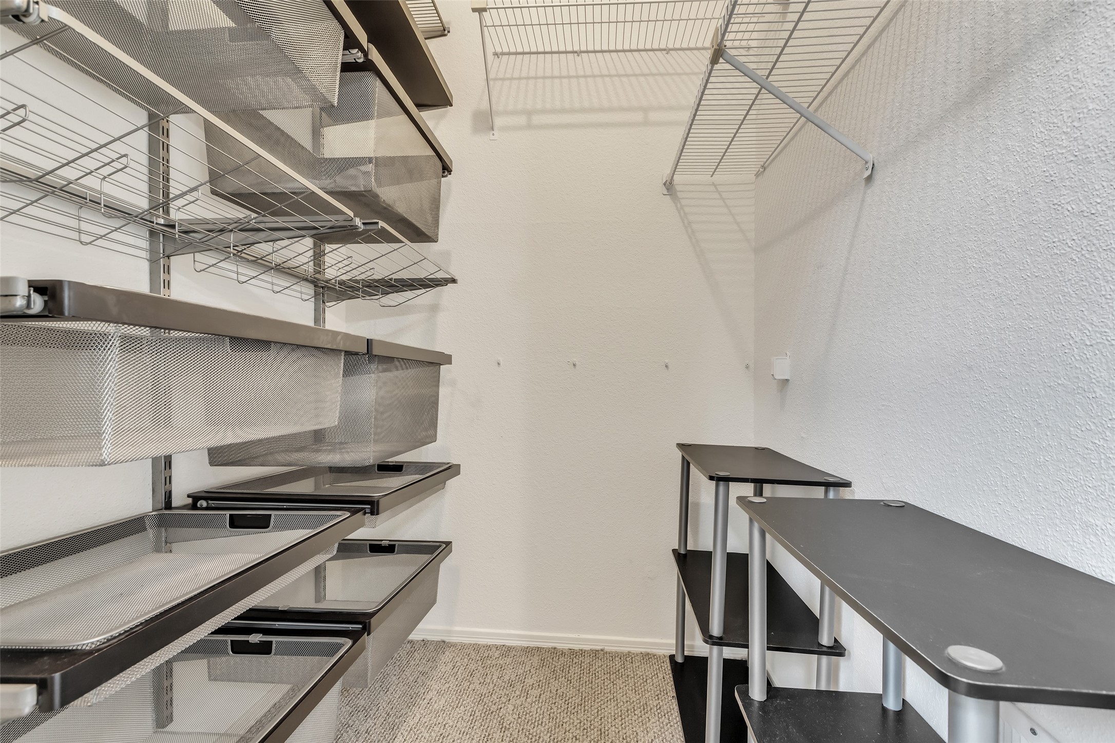 4900 Floyd Street, Unit 4 Houston, TX 77007 - Photo 18 of 27 Custom closet system in Primary bedroom.