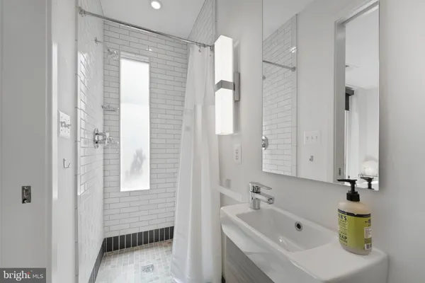 a view of entryway and hall