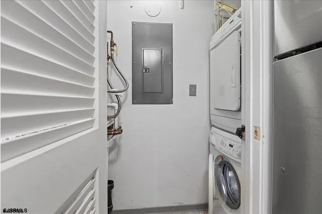 a view of walk in closet