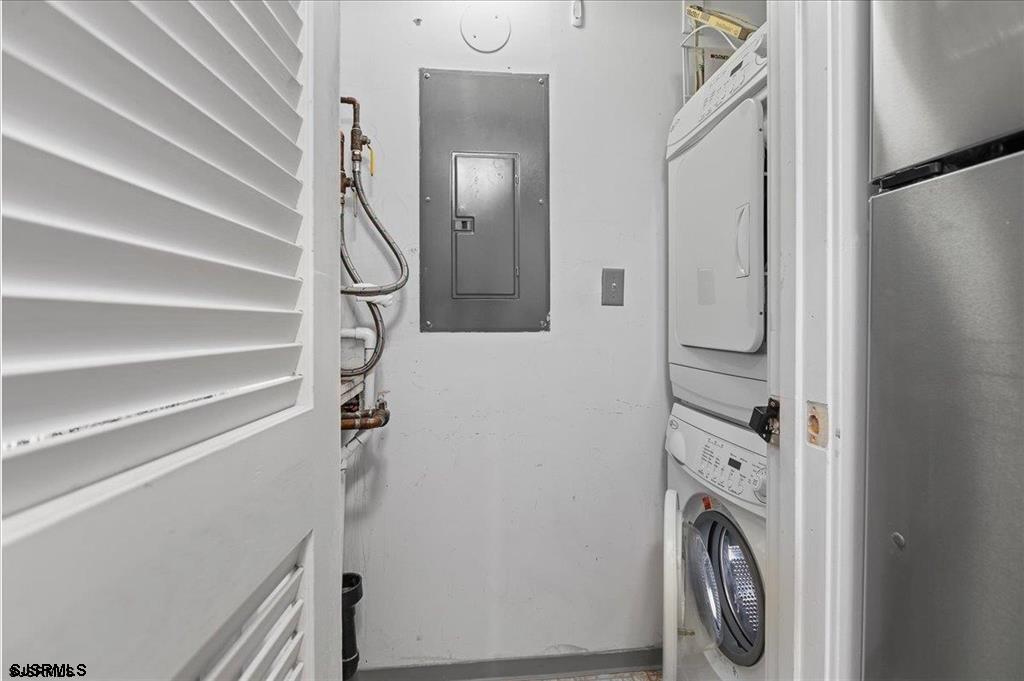 3851 Boardwalk, Unit 2005 Atlantic City, NJ 08401 - Photo 9 of 28 a view of walk in closet