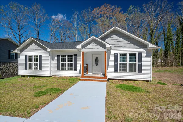 $289,000 | 660 West 9th Street, Newton, NC 28658