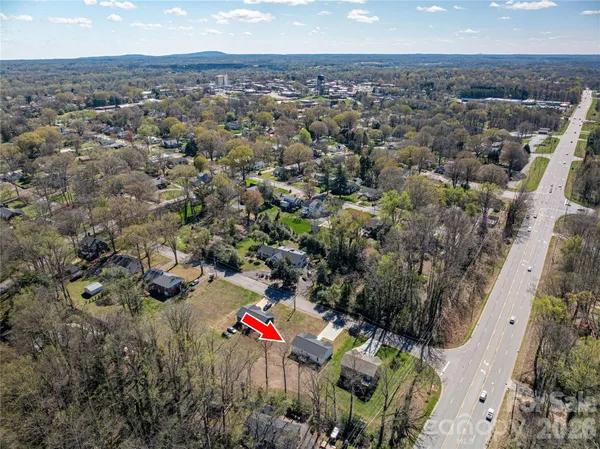 $289,000 | 660 West 9th Street, Newton, NC 28658