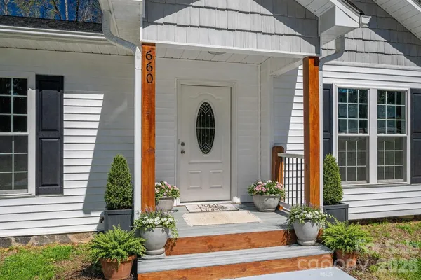 $289,000 | 660 West 9th Street, Newton, NC 28658