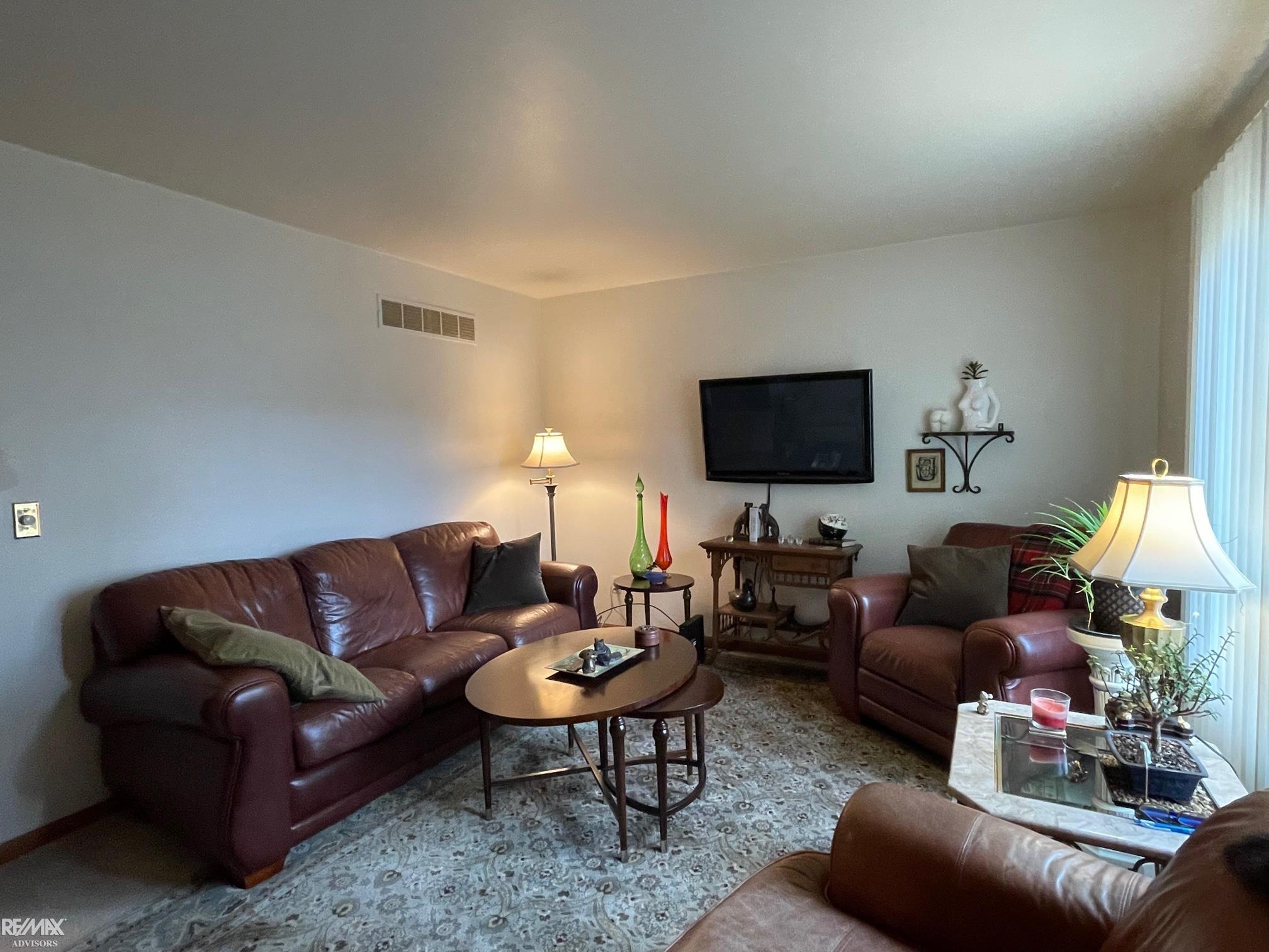 48582 Sugarbush Road Chesterfield, MI 48047 - Photo 11 of 22