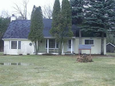 11192 Fenton Road Fenton, MI 48430 - Photo 1 of 10 20157594.JPG