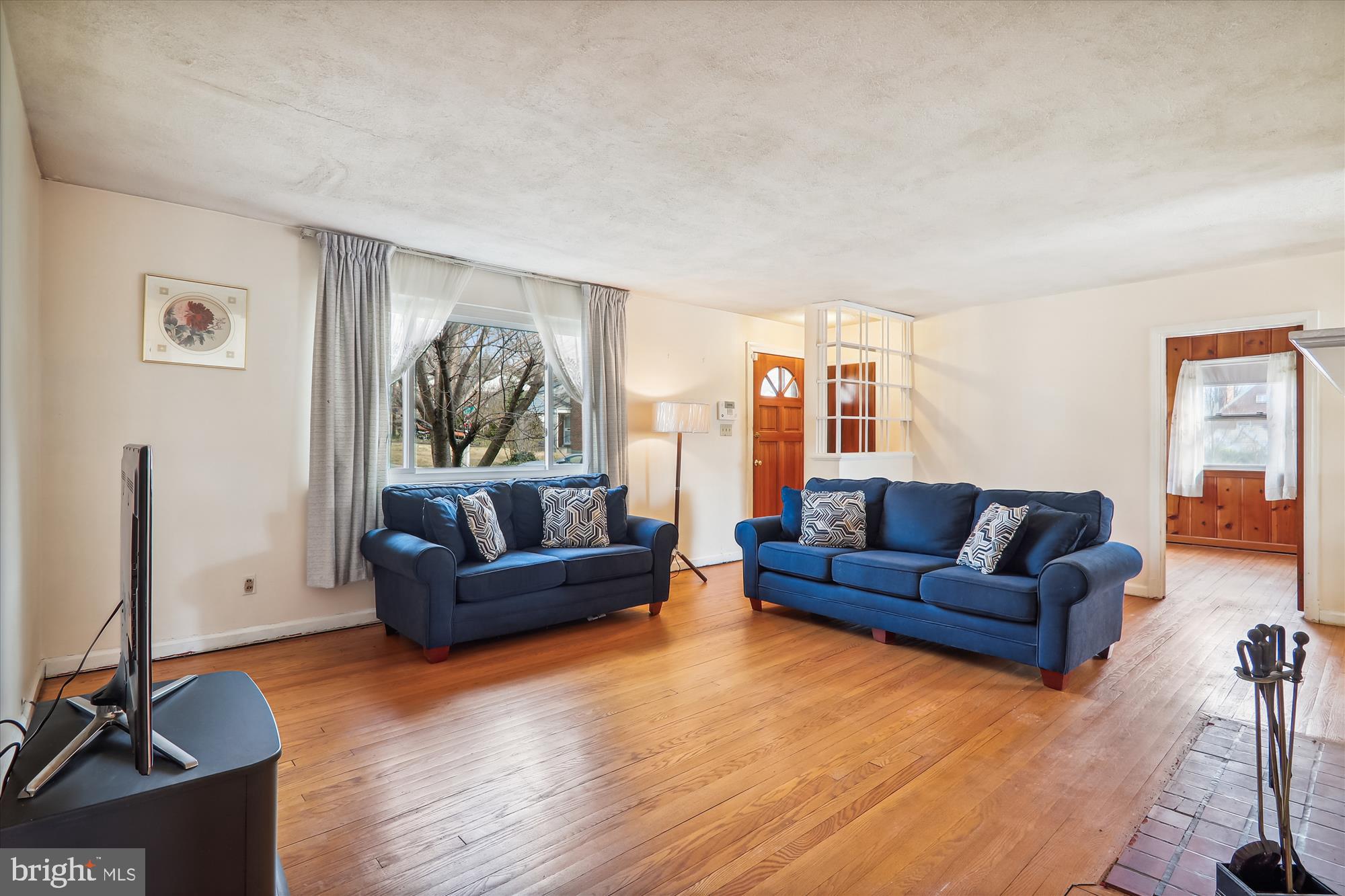 2700 Ross Road Chevy Chase, MD 20815 - Photo 15 of 54 Living Room