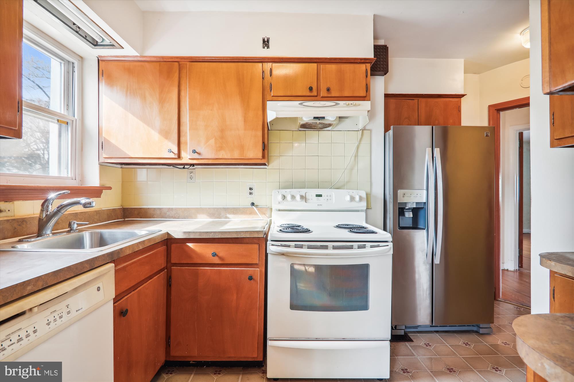 2700 Ross Road Chevy Chase, MD 20815 - Photo 21 of 54 Kitchen