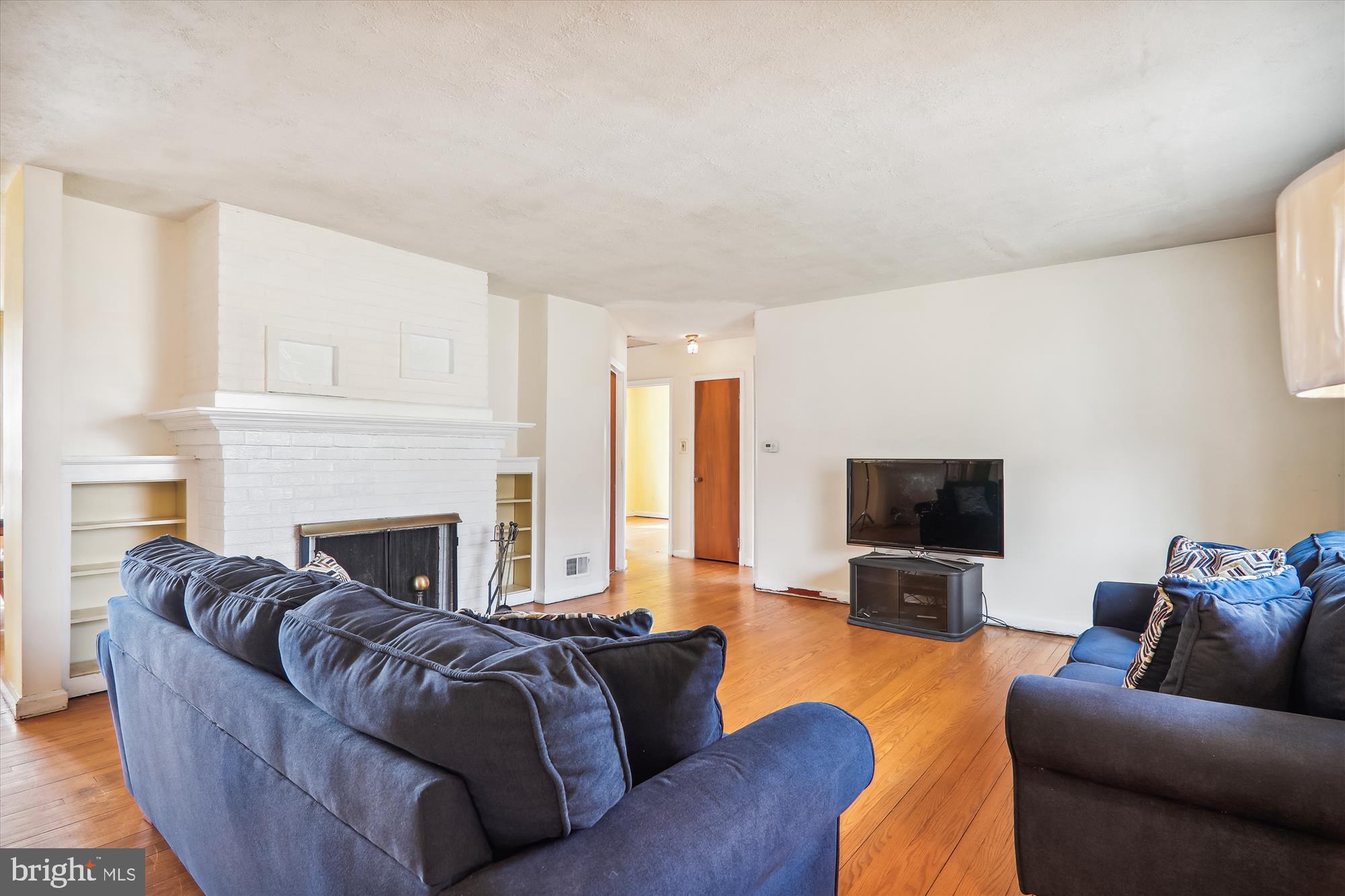 2700 Ross Road Chevy Chase, MD 20815 - Photo 27 of 54 Living Room