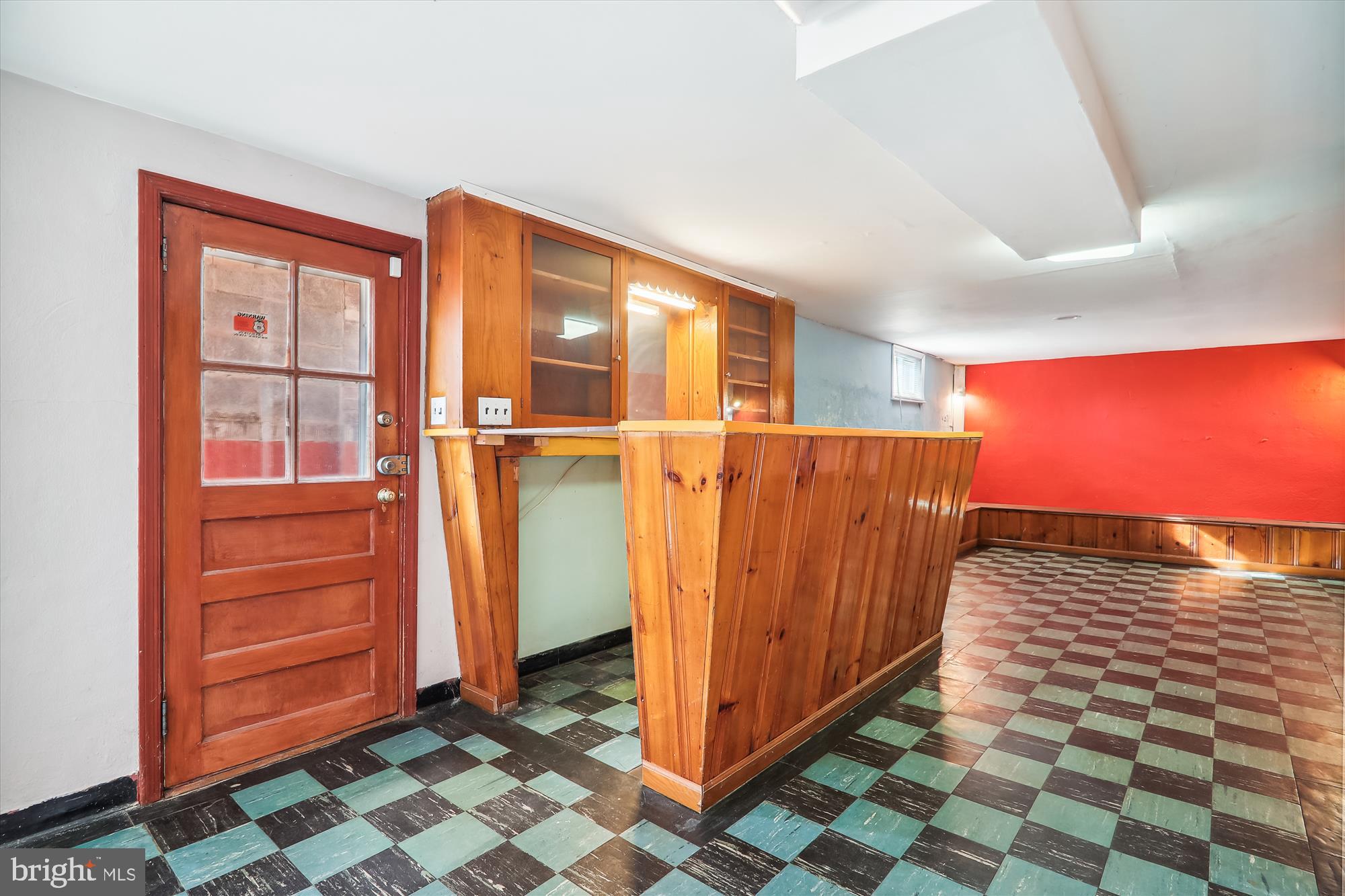 2700 Ross Road Chevy Chase, MD 20815 - Photo 31 of 54 Bar