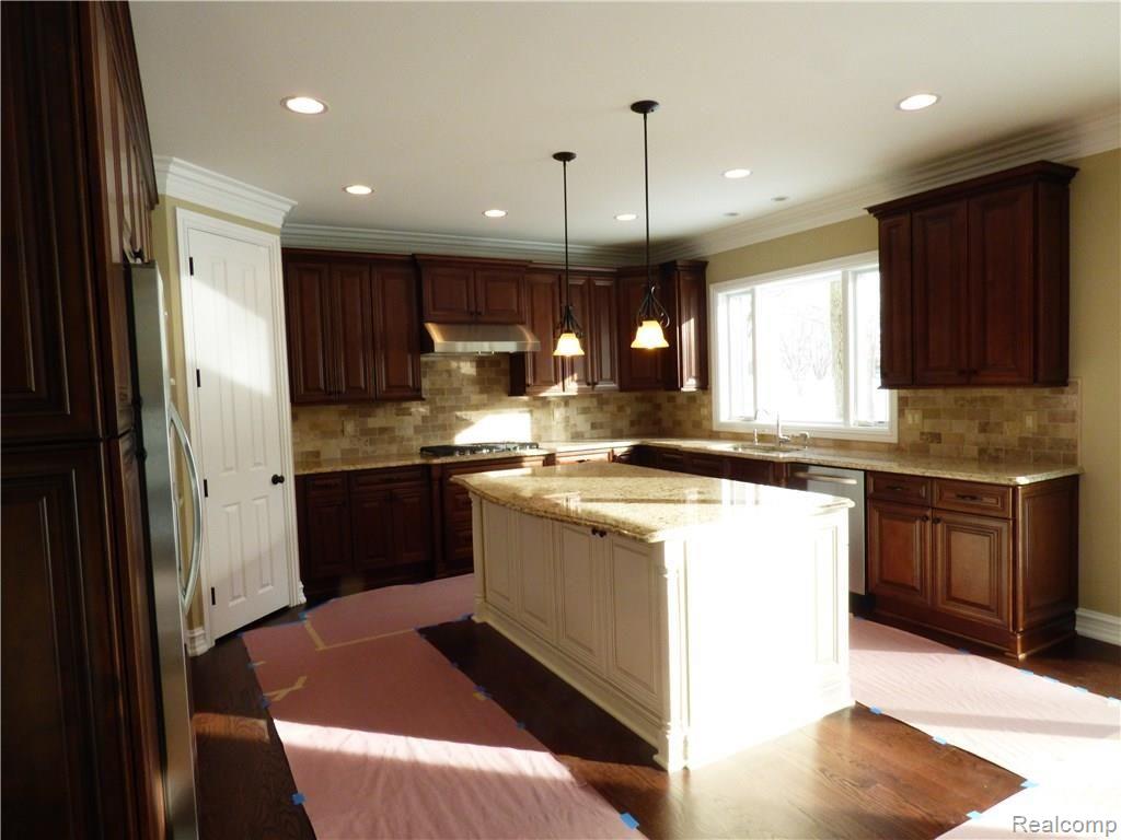 6775 Wing Lake Road Bloomfield Hills, MI 48301 - Photo 9 of 30 P1000886 - Copy.JPG
