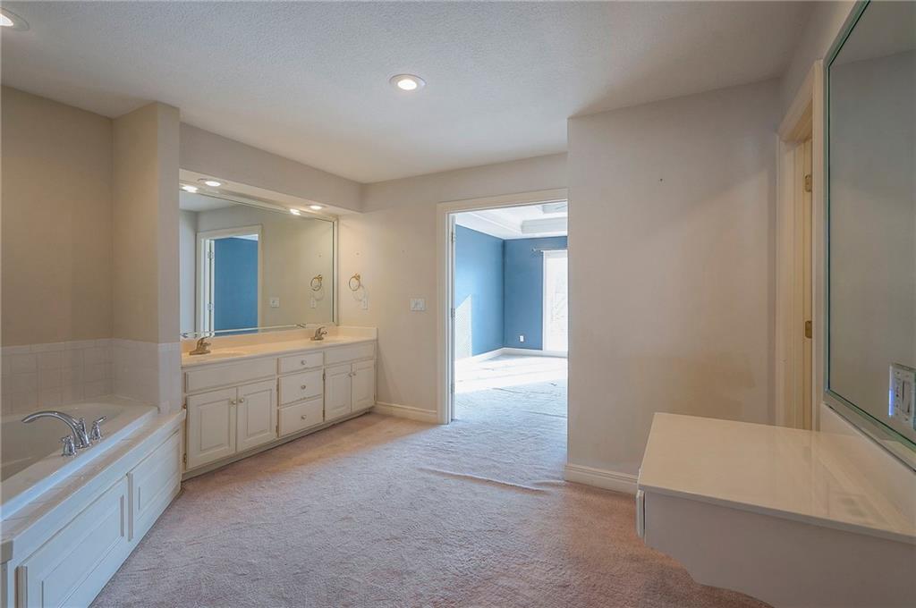 2205 Southeast Meeting Street Lee's Summit, MO 64063 - Photo 49 of 67