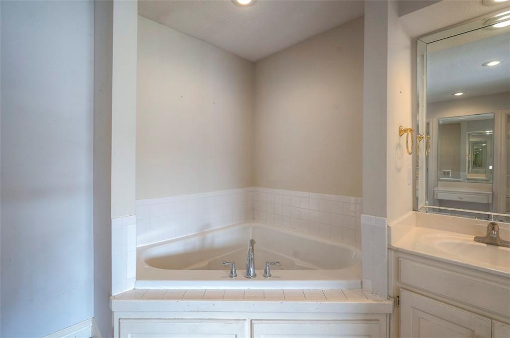 2205 Southeast Meeting Street Lee's Summit, MO 64063 - Photo 50 of 67