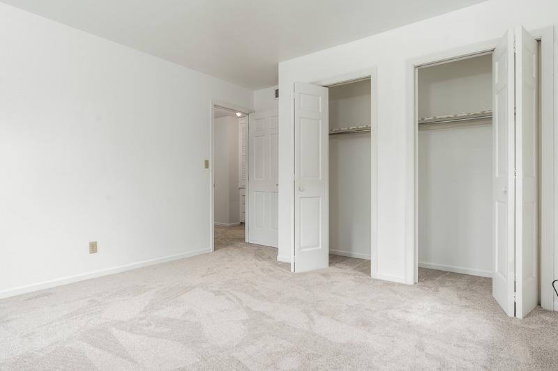 5792 Haddon Place Rockford, IL 61114 - Photo 34 of 47 an empty room with closet and a bathroom