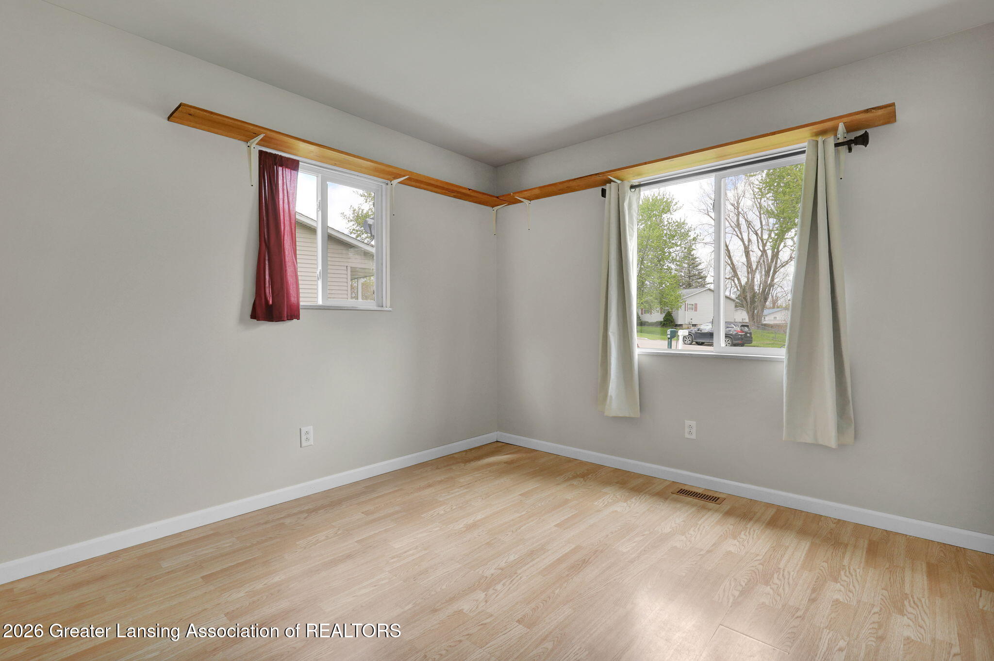 323 Scarlett Oak Lane Perry, MI 48872 - Photo 19 of 27