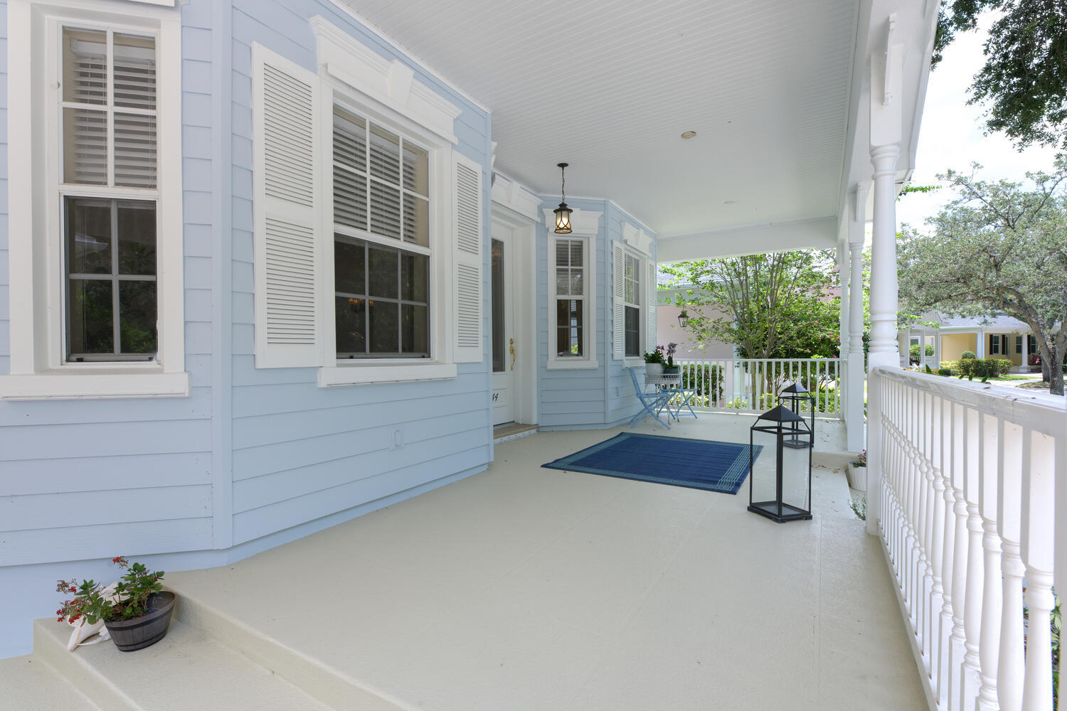 244 Barbados Drive Jupiter, FL 33458 - Photo 4 of 51 a view of livingroom with furniture
