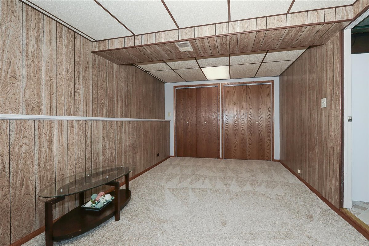 1335 Gentry Road Hoffman Estates, IL 60169 - Photo 25 of 33