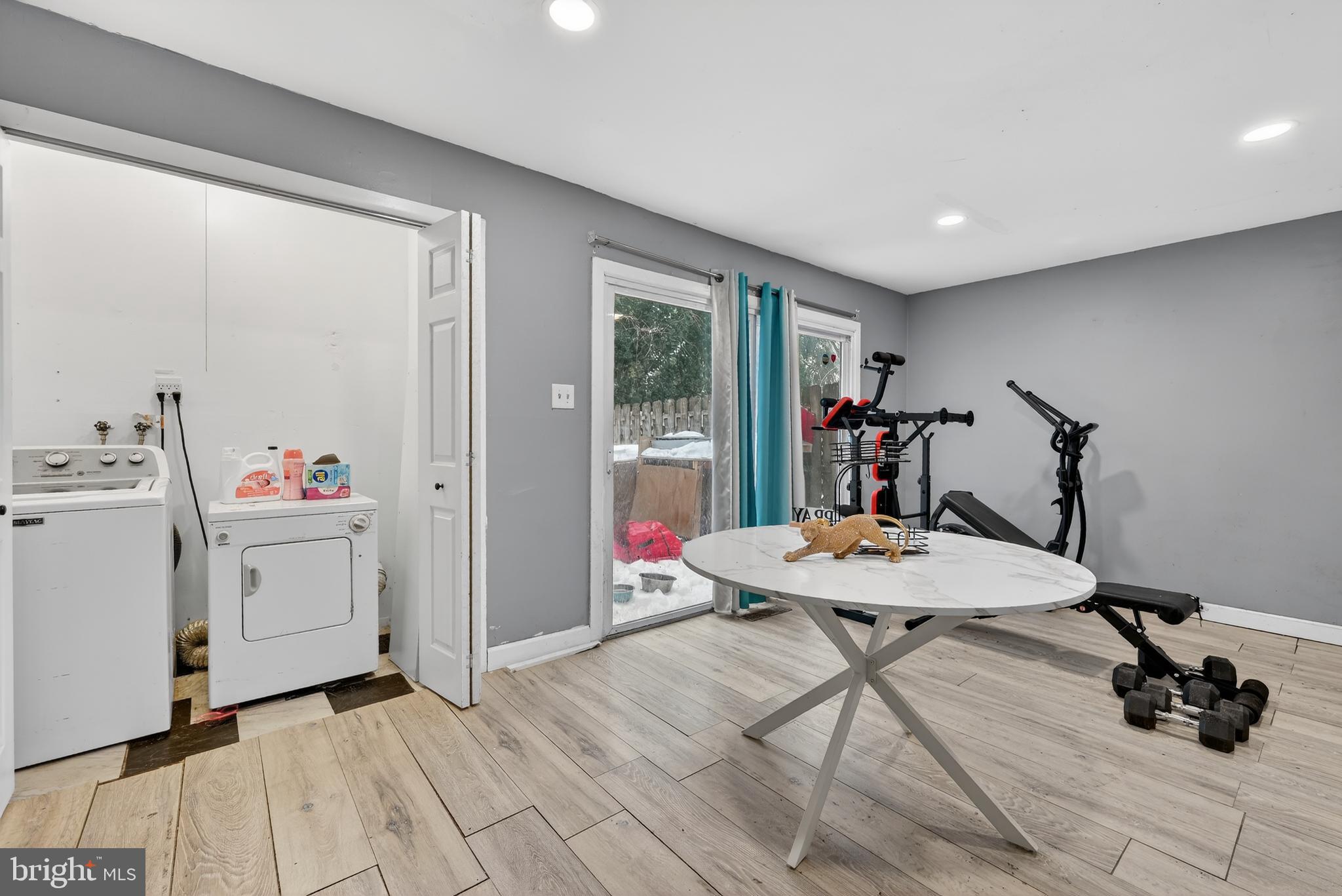 12 Ridgewood Place Willingboro, NJ 08046 - Photo 11 of 15 Family room