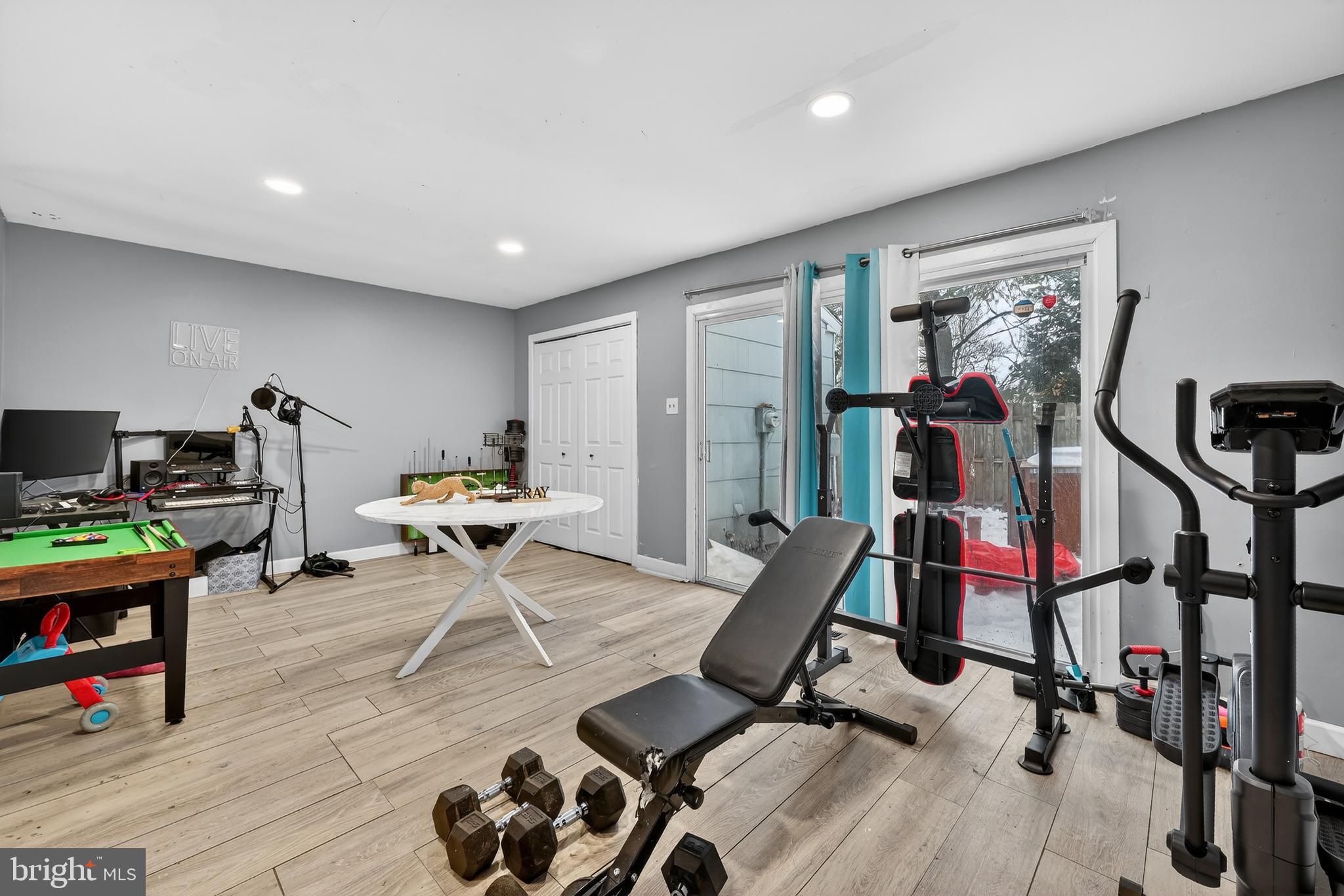 12 Ridgewood Place Willingboro, NJ 08046 - Photo 10 of 15 Family room