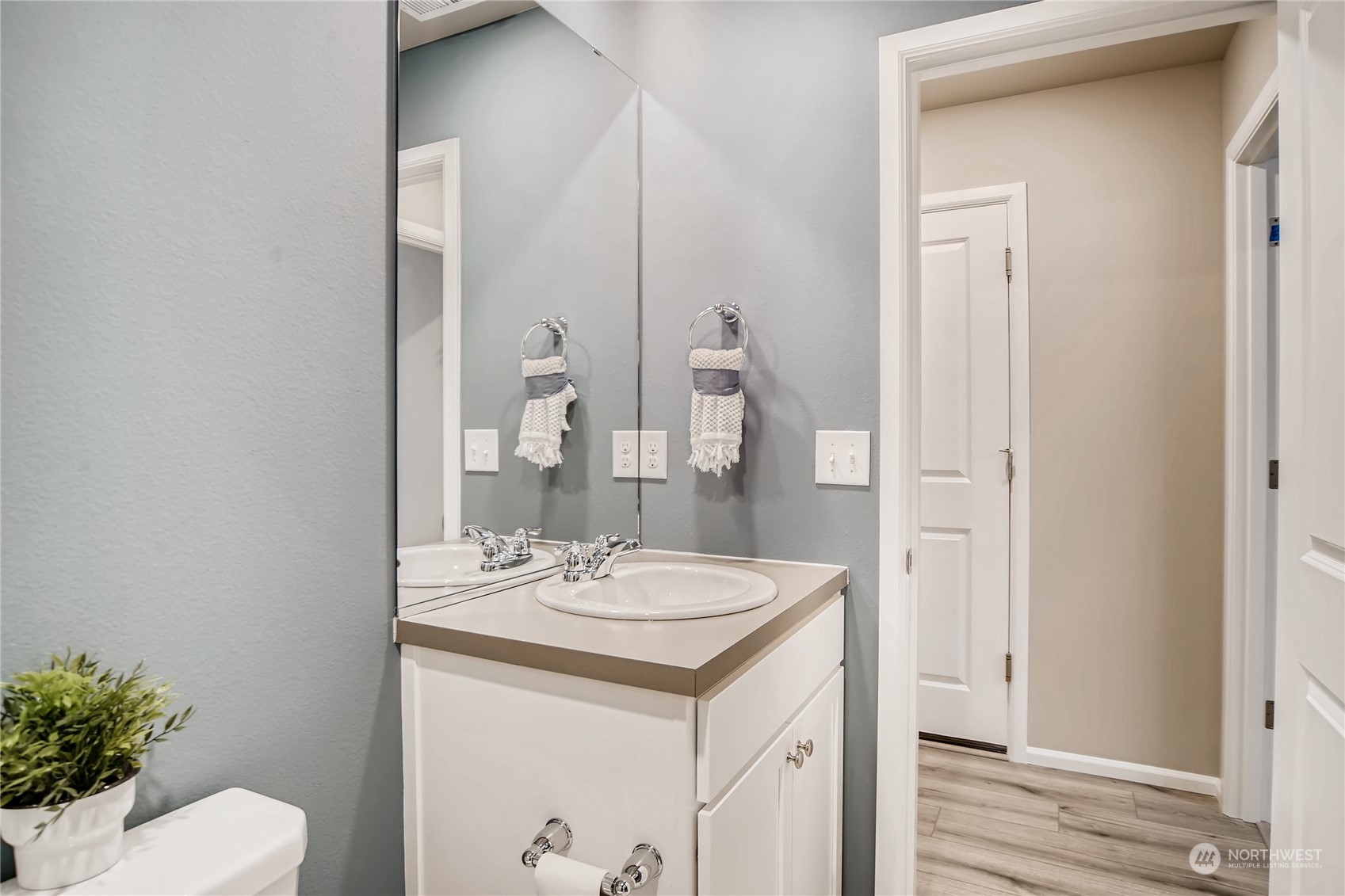 441 Northeast Ridge Point Boulevard, Unit 109 Belfair, WA 98528 - Photo 7 of 24 Gallery Image 7