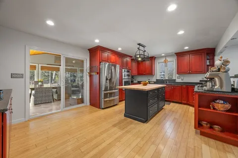 $1,195,000 | 14 Rainbow Lane, Mashpee, MA 02649